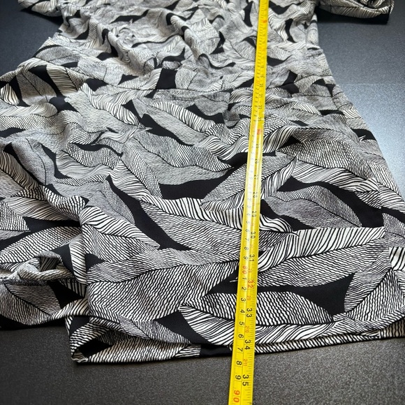 LOFT Fern Wrap Romper Black White Flounce Sleeves‎ womens 12p waisted pockets - Picture 6 of 8